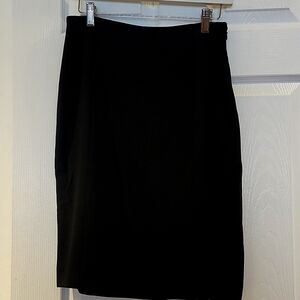 PRADA MADE IN BLACK PENCIL  SKIRT FULL LINED SIDE HIDDEN ZIP SIDE SLIT SIZES 40